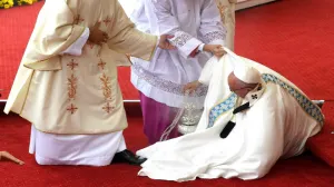 El Papa está bien a pesar de caída