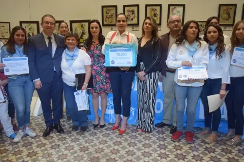 Frente Nacional por la Familia exige con firmas no aprobar aborto