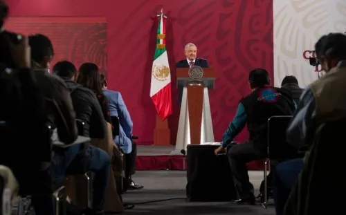Restringen acceso y cuestionamientos en las mañaneras de AMLO