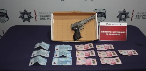 Detienen a dos hombres por robo a tienda Oxxo