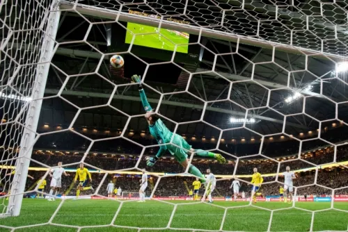 De manera dramática España iguala 1-1 con Suecia y está adentro de la Euro