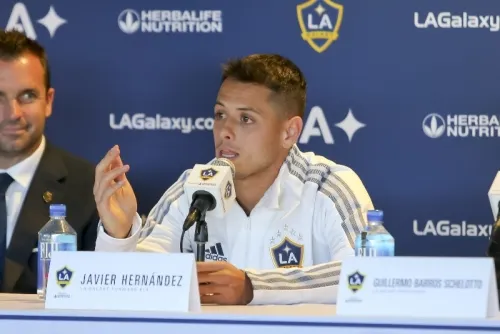 Chicharito Hernández estará de baja un mes en la MLS debido a lesión