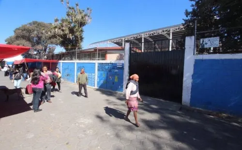 Suspenden clases en San Salvador Huixcolotla