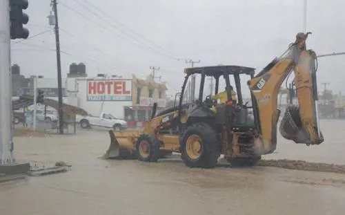 A su paso por Baja California Sur, Lidia deja tres muertos y dos hoteles colapsados