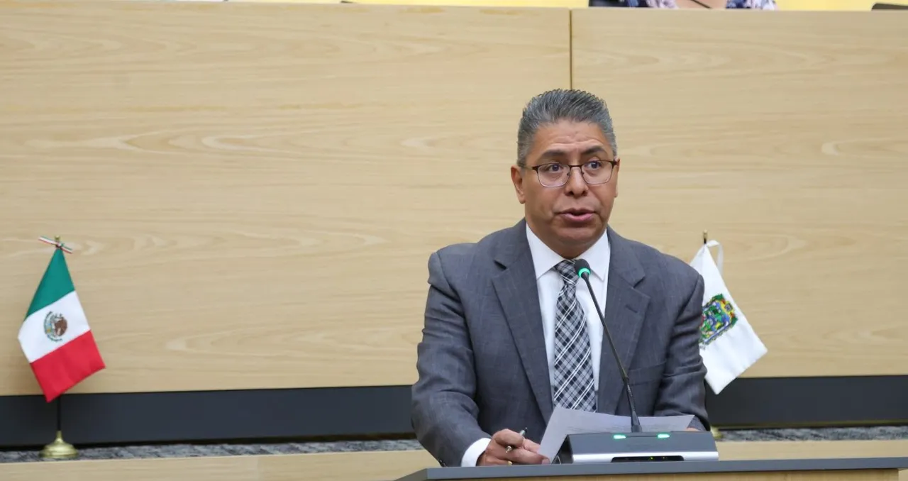 “Esperaría que sea un enamorado”: Marcos Castro critica bardas con el nombre de Genoveva Huerta