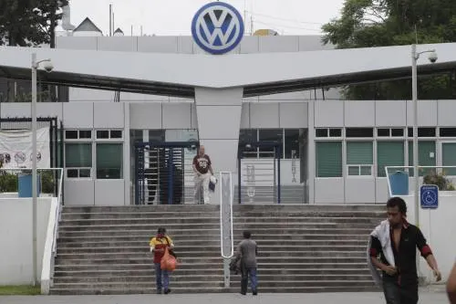 Obreros de VW entrarán al esquema de jornada sabatina para reponer tiempo por problemas logísticos