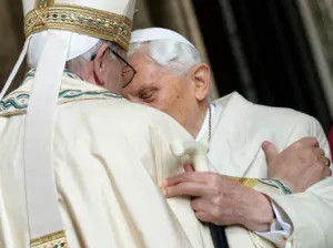 El Papa Francisco insta a la Iglesia a ‘abrirse al mundo’