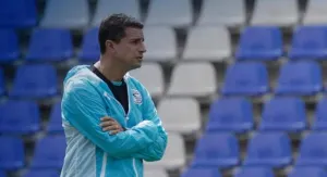 Puebla cesa a Ricardo Valiño