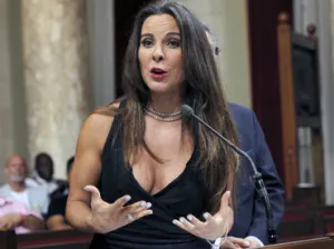 Si Kate del Castillo es localizada, deberá declarar: PGR