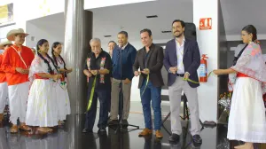 Exhiben en CCU BUAP indumentarias tradicionales mexicanas