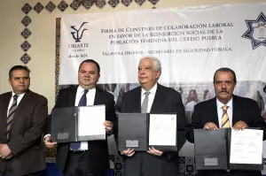 Emplean a internas del Cereso en Arte en Talavera Casas y Uriarte