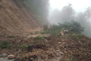 Deslave sorprende a habitantes de la Sierra Negra de Ajalpan