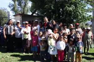 Néstor Camarillo canta a las madres en su día