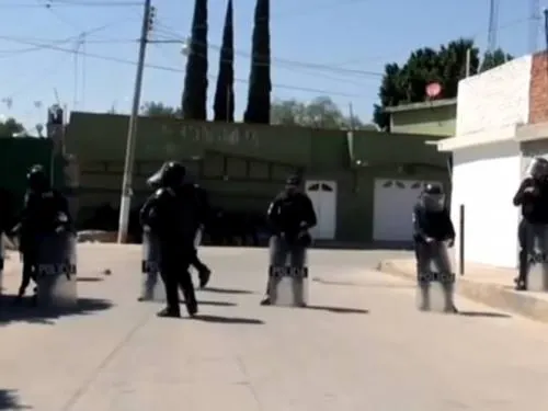 Blindan Santa Rosa de Lima; continúan cateos y detenciones