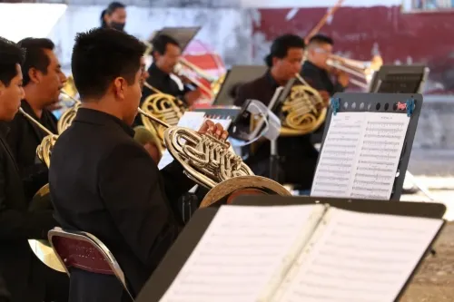 Refrenda Cultura compromiso de rescate de Banda Sinfónica Mixteca