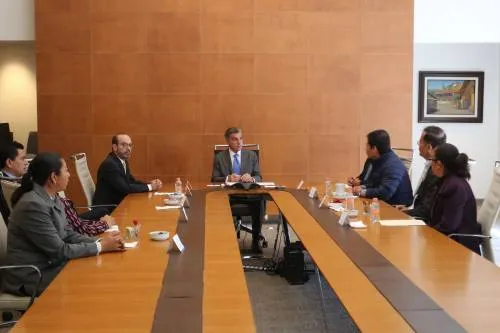 Se reúne Tony Gali con consejeros del INE