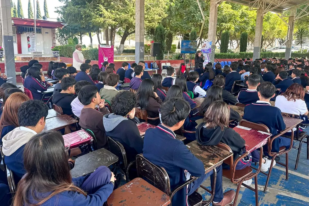IJMP imparte pláticas de prevención del acoso escolar y los delitos cibernéticos a más de 400 estudiantes