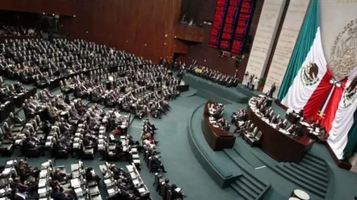 Organizaciones campesinas cercan Cámara de Diputados