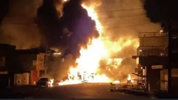 Explosión de camión cisterna de gasolina causa la muerte a 50 haitianos