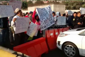 Bloquean la autopista México-Cuernavaca en dos tramos
