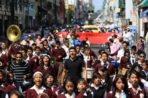 Antorcha Campesina se manifiesta frente a Palacio Municipal