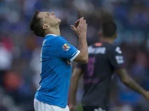 Cruz Azul está casi eliminado al caer ante Puebla