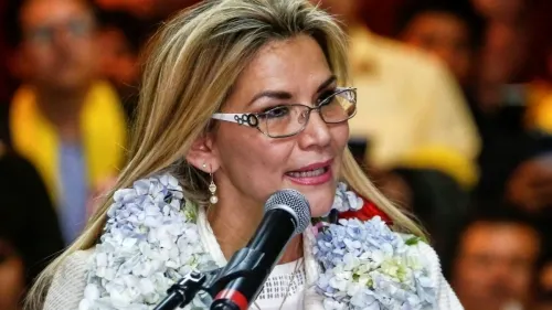 Jeanine Áñez, presidenta interina de Bolivia, da positivo a Covid-19