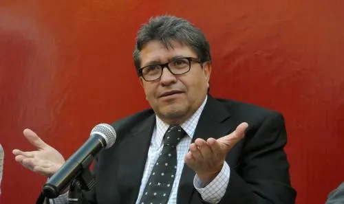 Agradezco ofertas, pero no pienso irme de Morena, afirma Monreal