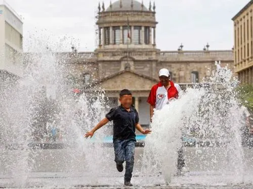 Pese a frente frío se prevé calor en gran parte del país