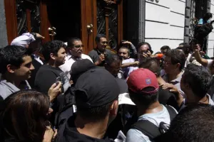 Policías se manifiestan; piden soluciones laborales