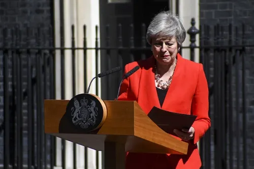 Con la voz rota, May anuncia que dimitirá el 7 de junio