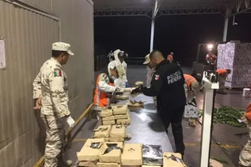 México presume a EU logros en combate al narco