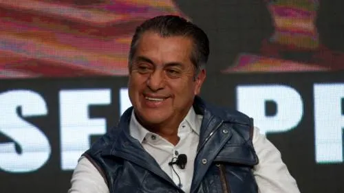 Le mando WhatsApp a Dios; a veces me contesta pero sé que anda muy ocupado: ‘El Bronco’