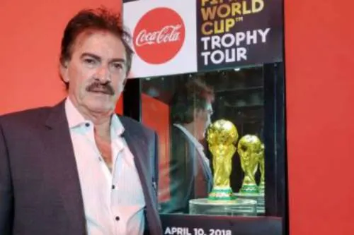 Giran orden de aprehensión contra Ricardo La Volpe por hostigamiento sexual