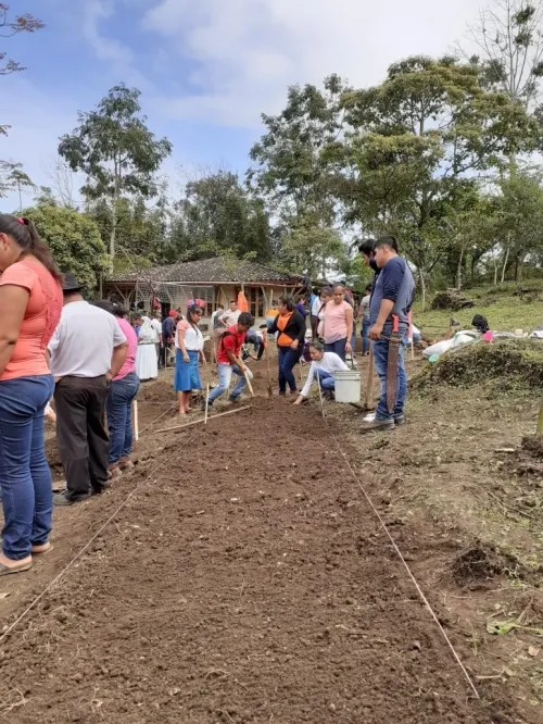 Nuevas generaciones deben ver en el campo una oportunidad laboral: Cuéllar