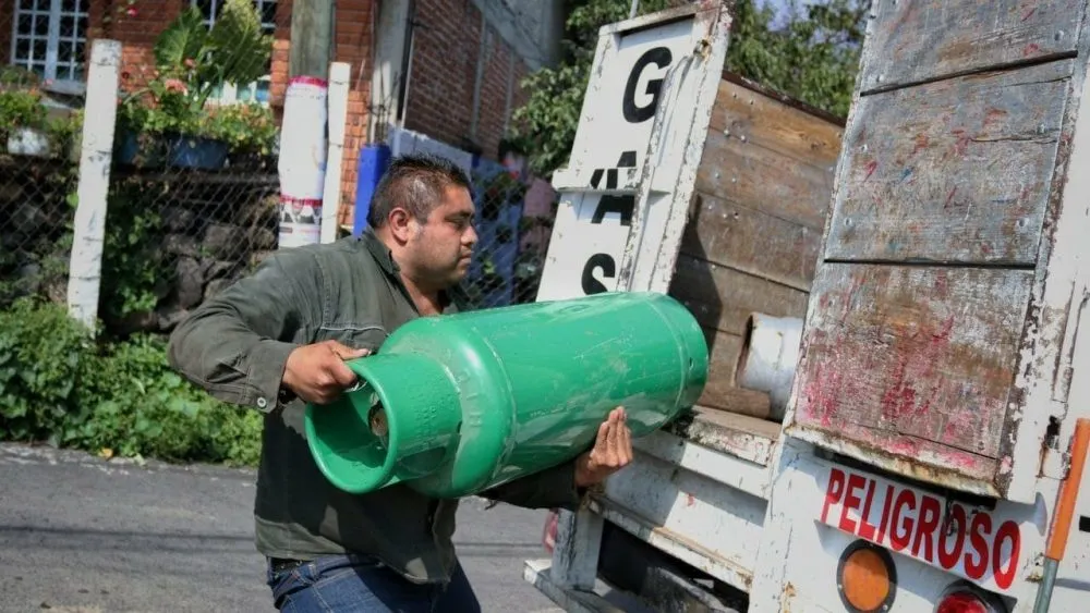 Casi 500 pesos cuesta el cilindro de gas LP en Puebla capital