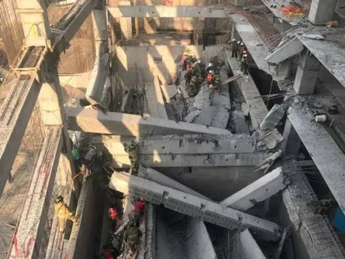 Suman 7 muertos tras derrumbe en Álvaro Obregón