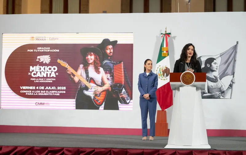 claudia-curiel-de-icaza-mexico-canta