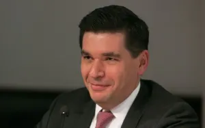 Fernando Aportela o Sánchez Kobashi