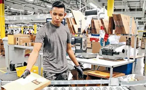 Amazon sube salario a 15 dólares la hora