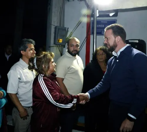 Luis Banck entrega una vialidad más pavimentada a familias del norte de la ciudad