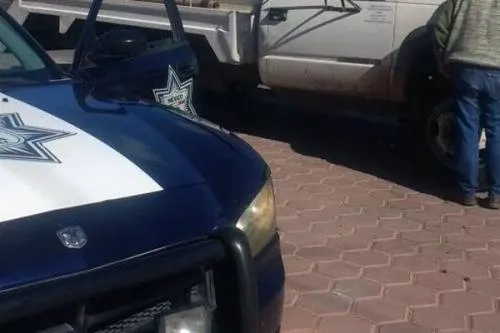 Policía Federal recupera una pipa de agua robada en Central de Abasto de Huixcolotla