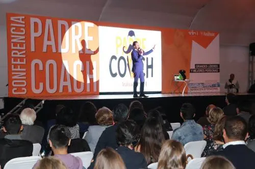La Anáhuac abre sus puertas a padres de familia durante la conferencia “Padre Coach”
