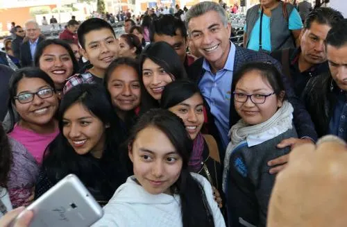 Certeza jurídica y mejores condiciones para escuelas: Tony Gali