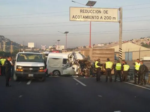 Reportan 12 muertos tras accidente en la México-Pachuca