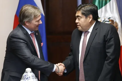 El gobernador Miguel Barbosa acuerda con embajador ruso instalar en Puebla un Consulado Honorario