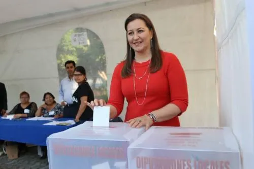 Tras emitir su voto, MEA llama a la unidad de la militancia panista para enfrentar próximos retos