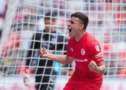 Alexis Vega, tercer refuerzo de Chivas