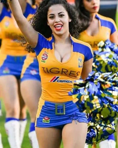 Monse Castillo, “la china” más sexy de México
