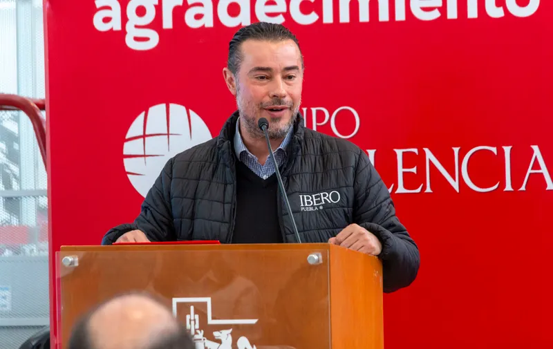 Ibero Puebla recibe donativo de Grupo Excelencia para seguir transformando la realidad